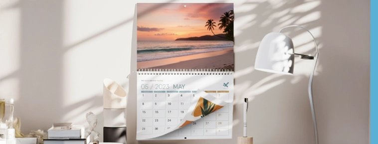 Keskmise spiraaliga seinakalendrid